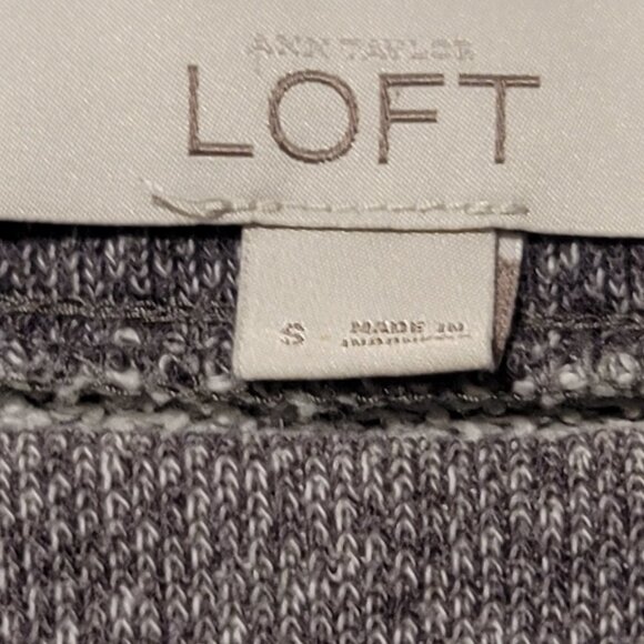Ann Taylor Loft Grey Zipper Accented Sweatshirt Size Small - Picture 5 of 9